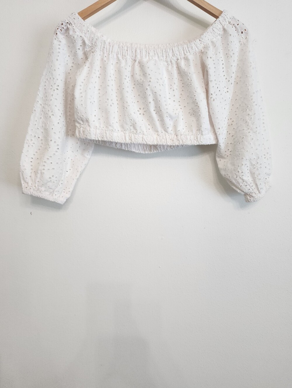 White Eyelet Crop Top Boho Festival Floral Off The Shoulder Blouse Size 6 Venus - Picture 10 of 12